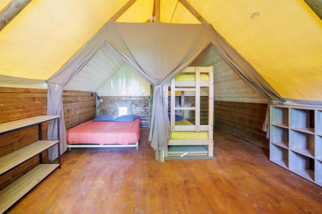 La Clairiere - Ecolieu De Vacances Lamothe-Fenelon Exteriör bild