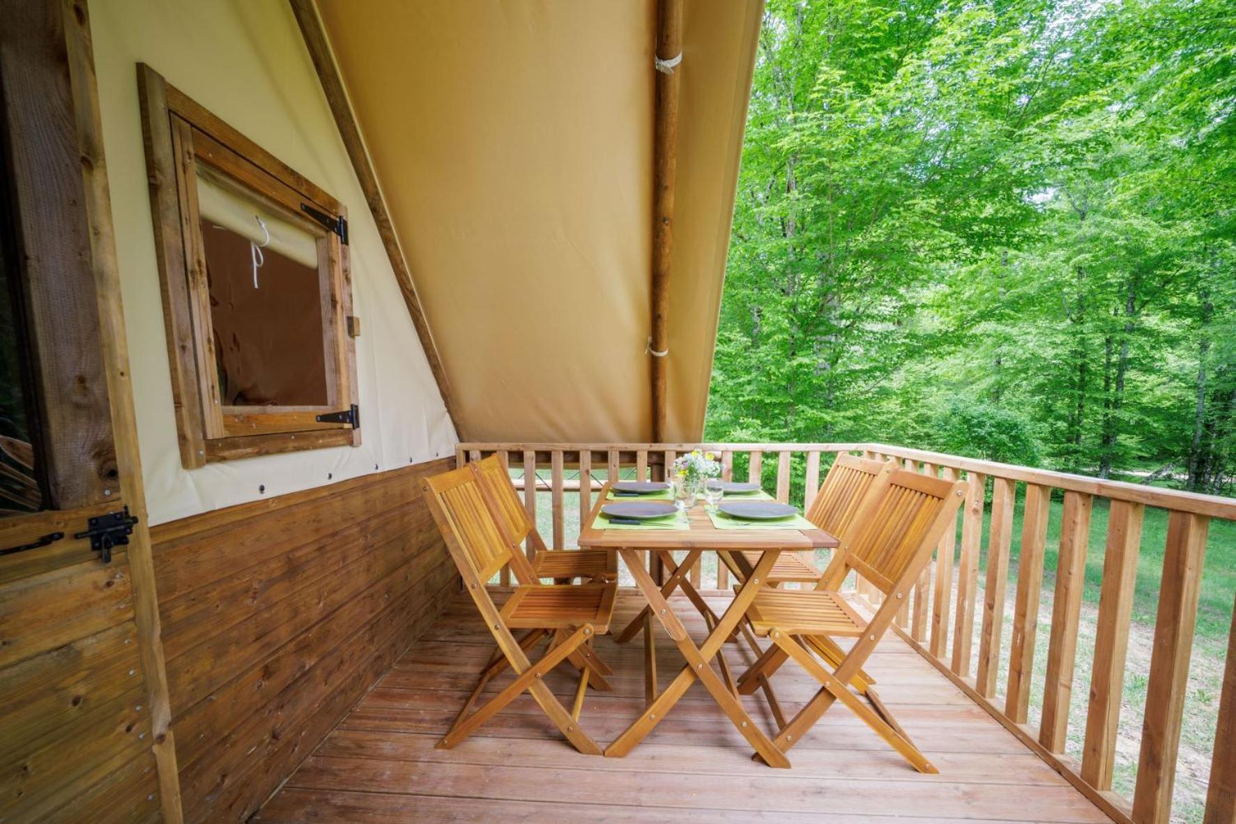 La Clairiere - Ecolieu De Vacances Lamothe-Fenelon Exteriör bild