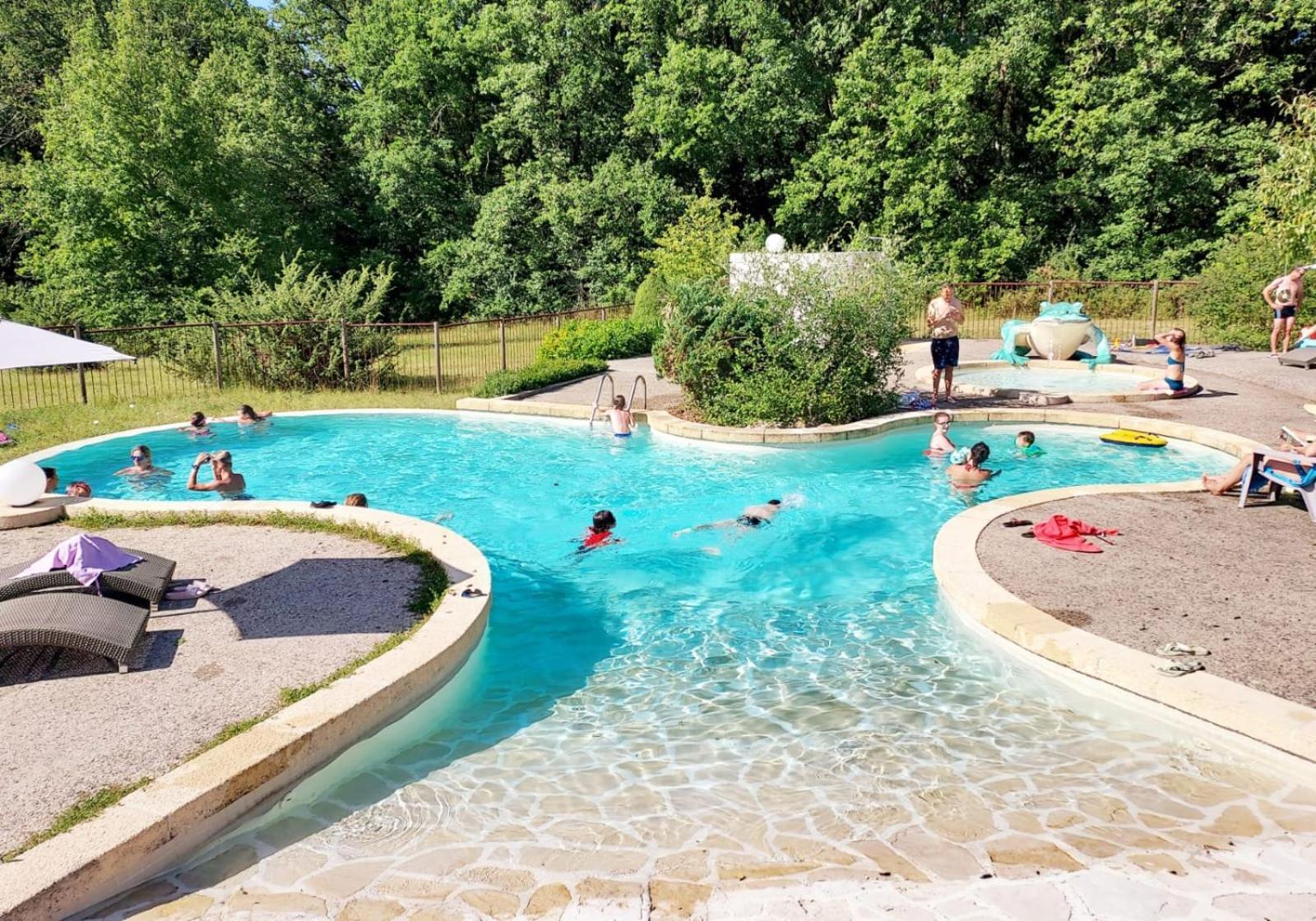 La Clairiere - Ecolieu De Vacances Lamothe-Fenelon Exteriör bild
